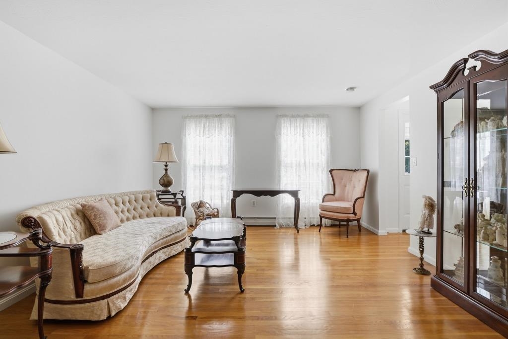6 Hickory Hill Road