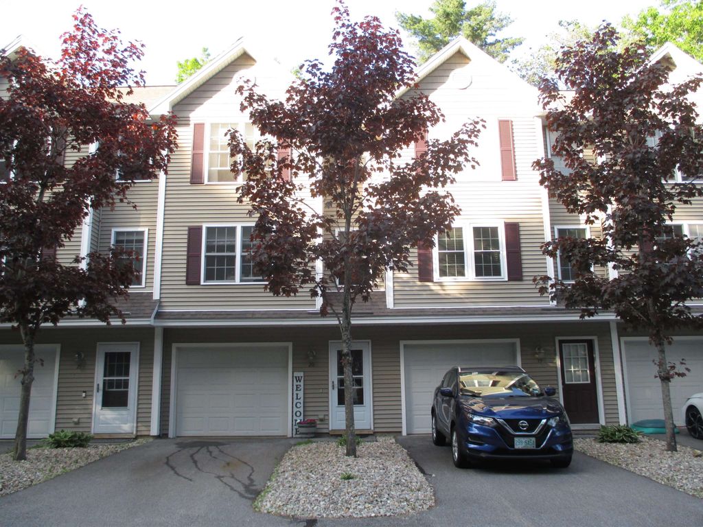 Photo of 19 Split Rock Drive, Rochester, NH 03839 (MLS # 5091379)