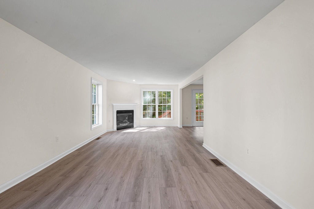 Photo of 118 Barbara Lane, Hudson, NH 03051 (MLS # 5111328)