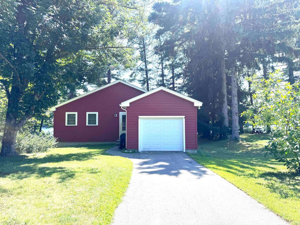 Photo of 250 Elm Street, Goffstown, NH 03045 (MLS # 5105080)