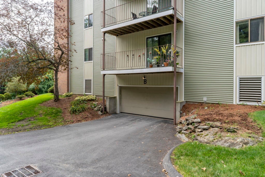 Photo of 307 Amherst Street #127, Nashua, NH 03063 (MLS # 5109039)