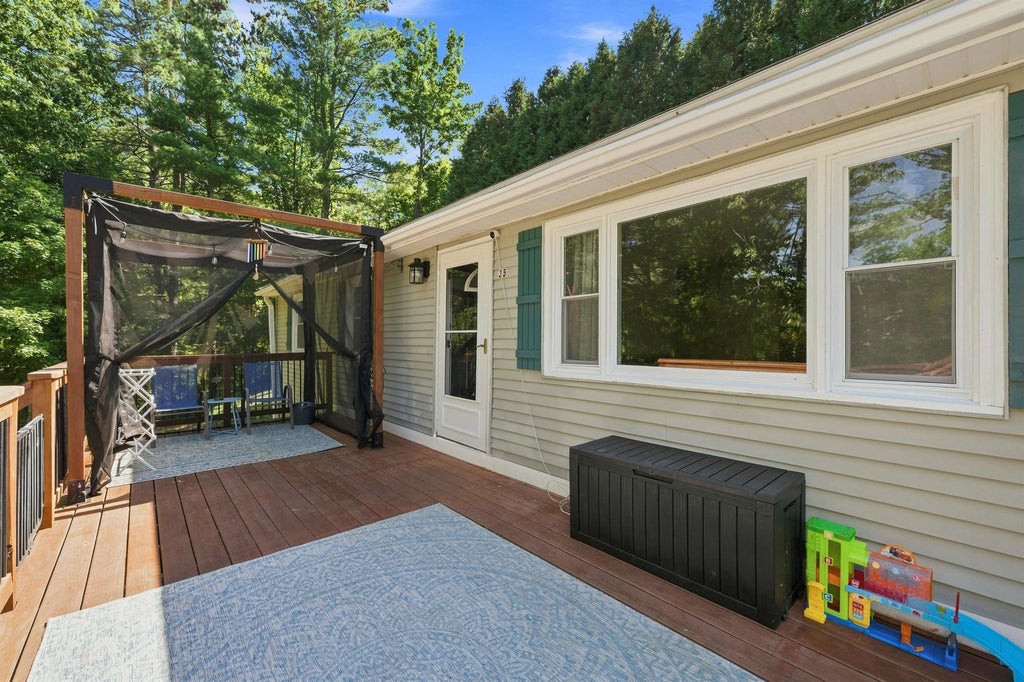 Photo of 35 Pelham Road, Hudson, NH 03051 (MLS # 5109883)