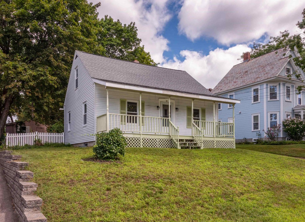 Photo of 33 Charlotte Avenue, Nashua, NH 03064 (MLS # 5108040)