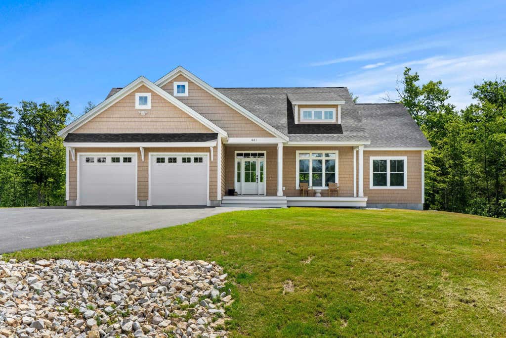 Photo of 441 Blane Circle #12, Pembroke, NH 03275 (MLS # 5102696)