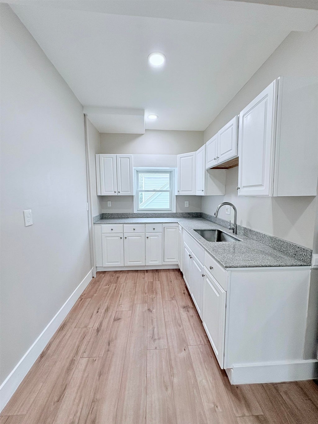 Photo of 883 Union Street #2, Manchester, NH 03104 (MLS # 5104157)