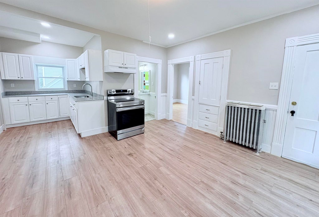Photo of 883 Union Street #2, Manchester, NH 03104 (MLS # 5104157)