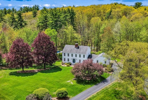 Photo of 11 Puritan Drive, Bedford, NH 03110 (MLS # 5109136)