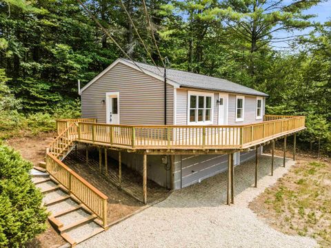 Photo of 17 Fairway Drive, New Hampton, NH 03256 (MLS # 5101159)