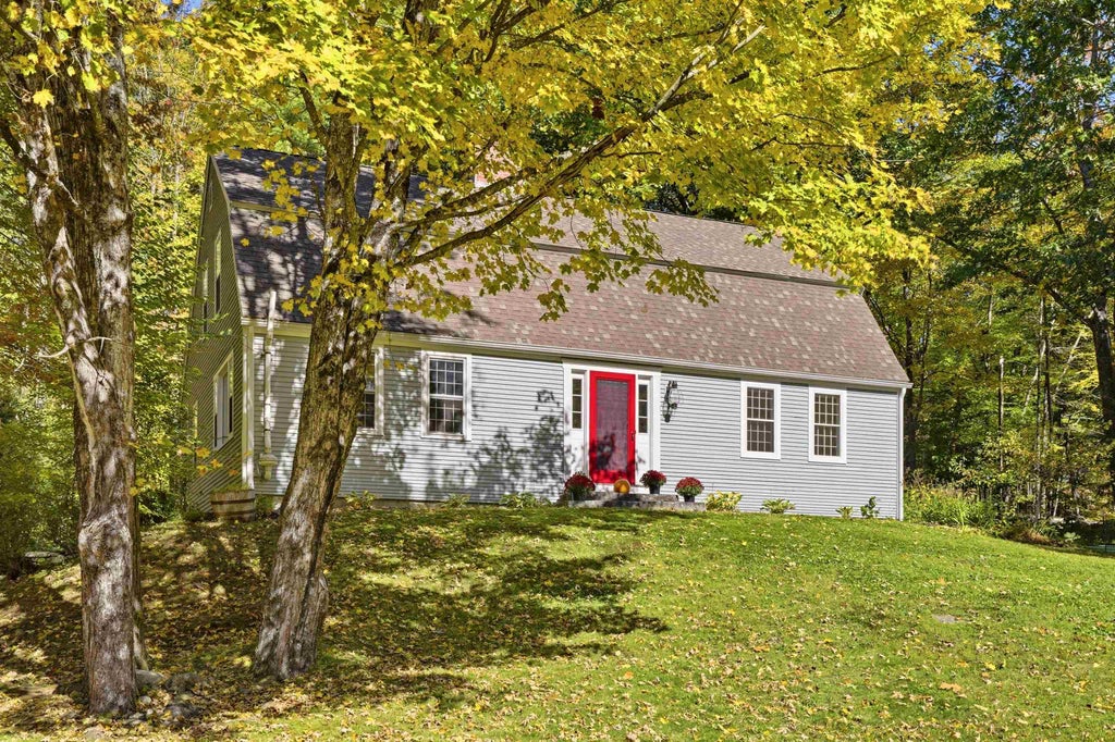 Photo of 8 Baptist Hill Road, Canterbury, NH 03301 (MLS # 5113244)