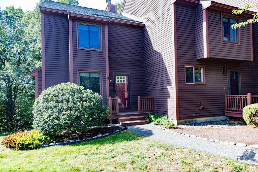 Photo of 59 Thornhill Road, Stratham, NH 03885 (MLS # 5111261)