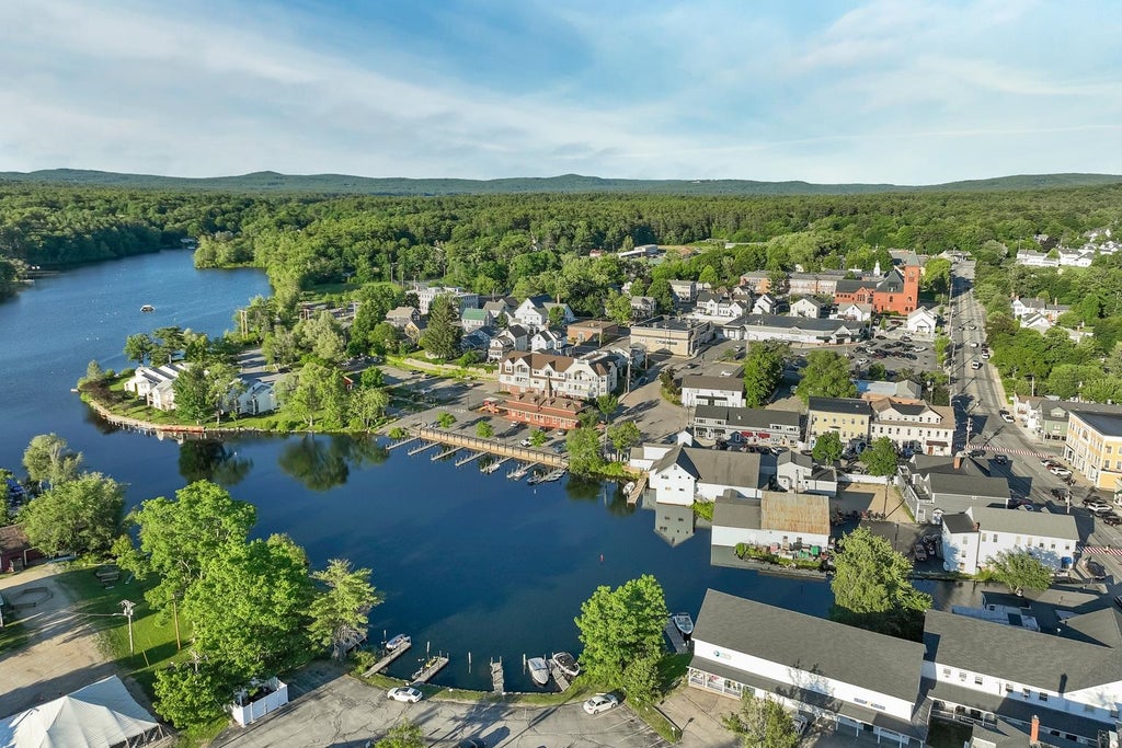 Photo of 612 Central Avenue #2, Wolfeboro, NH 03894 (MLS # 5101400)
