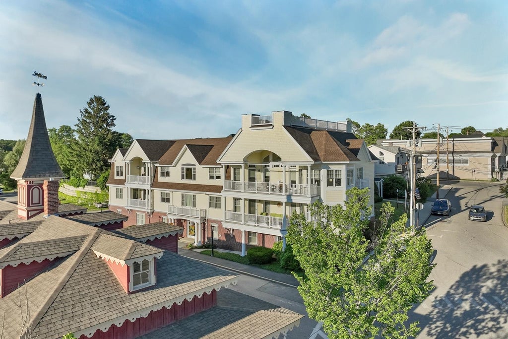Photo of 612 Central Avenue #2, Wolfeboro, NH 03894 (MLS # 5101400)