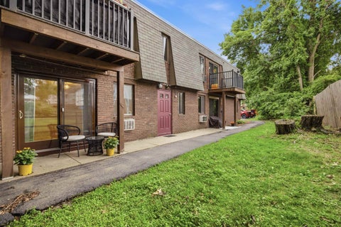 Photo of 56 Robert Court #C, Manchester, NH 03103 (MLS # 5102955)