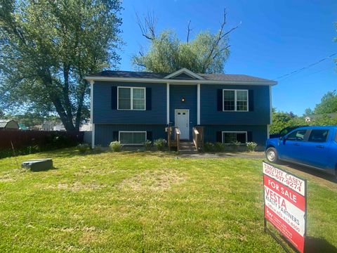 Photo of 32 Mechanic Street, Farmington, NH 03835 (MLS # 5071428)