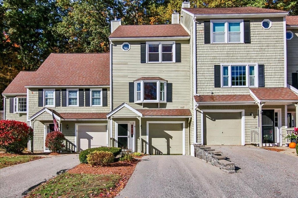 Photo of 12 Cricket Hill Drive, Merrimack, NH 03054 (MLS # 5115254)