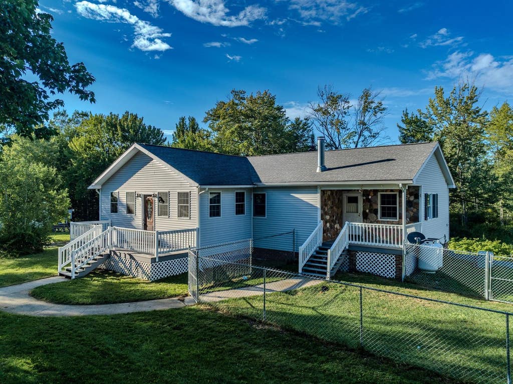 Photo of 101 River Road, Bethlehem, NH 03574 (MLS # 5104038)