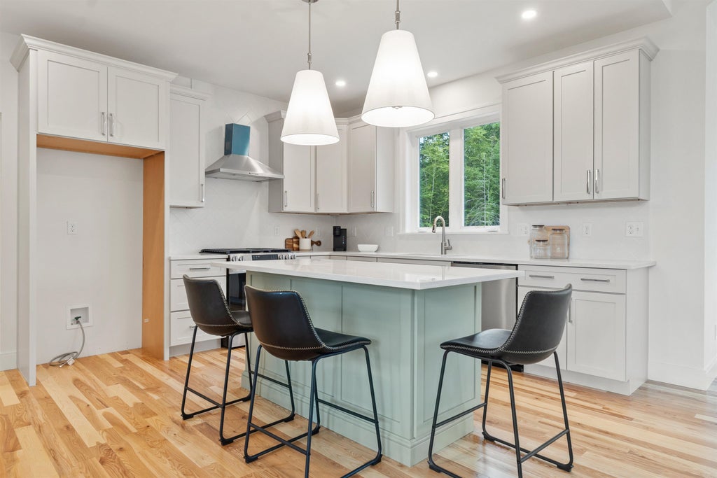 Photo of 19 Spruce Peak Drive #Lot 5, Nottingham, NH 03290 (MLS # 5111376)