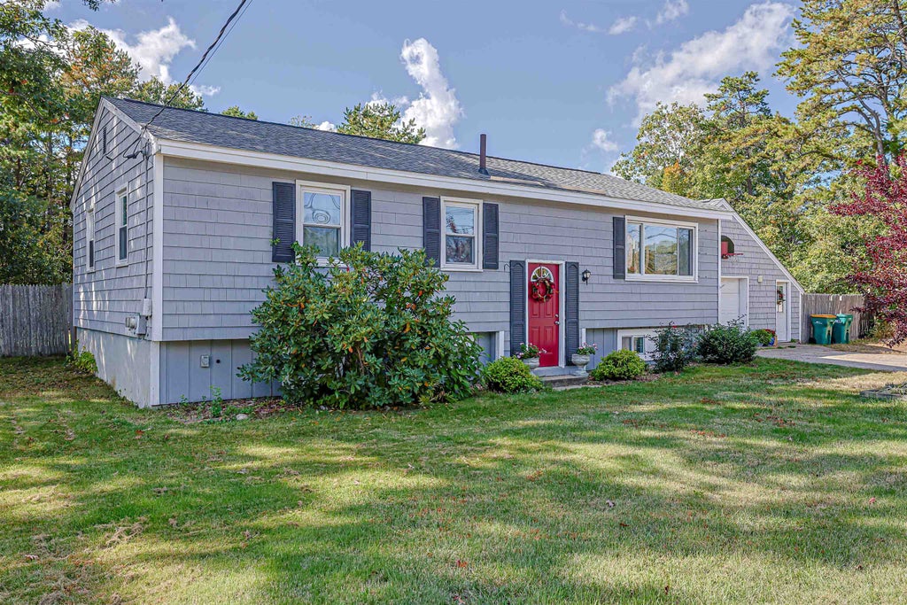 Photo of 39 Salmon Falls Road, Rochester, NH 03868 (MLS # 5113544)