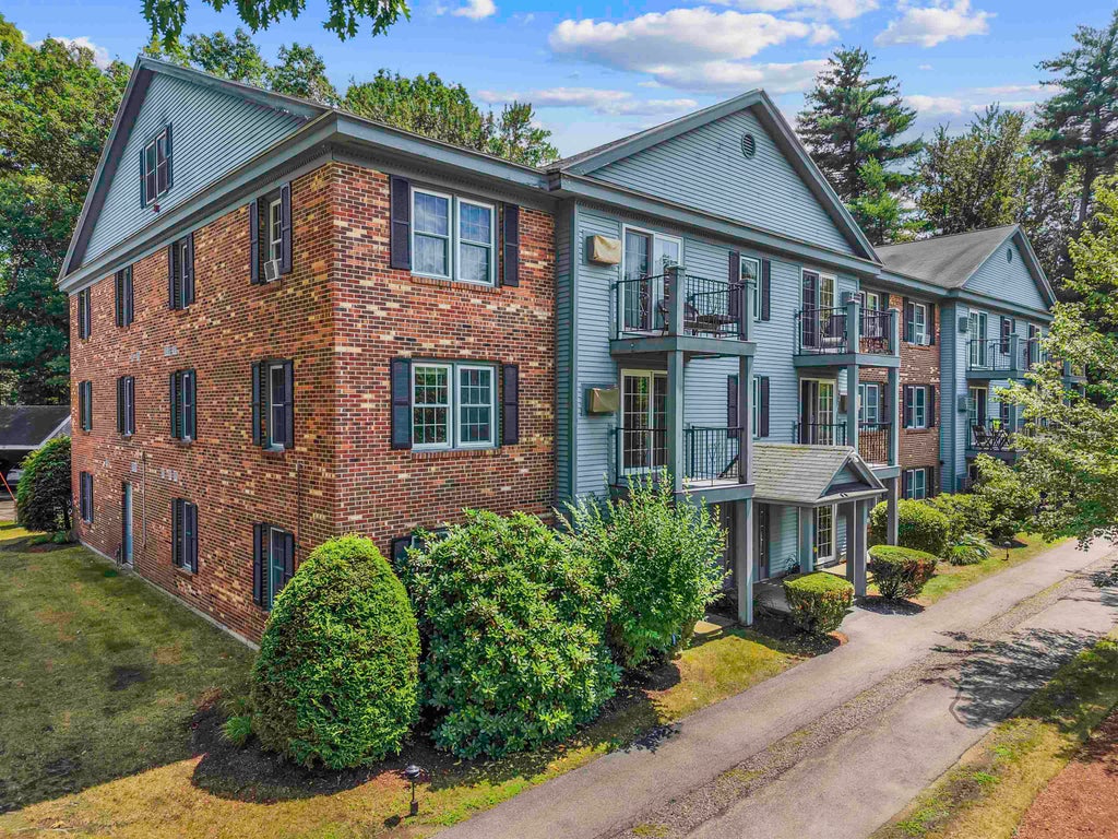 Photo of 16 Northbrook Drive #1608, Manchester, NH 03102 (MLS # 5101530)