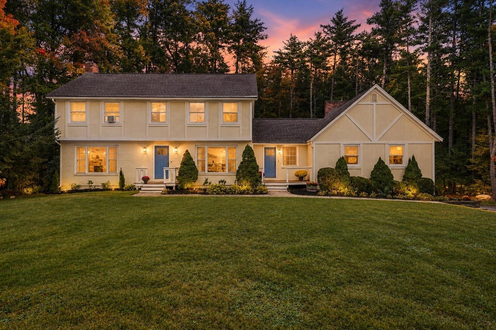 Photo of 11 Greatstone Drive, Merrimack, NH 03054 (MLS # 5111792)