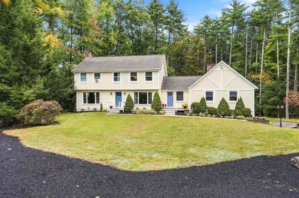 Photo of 11 Greatstone Drive, Merrimack, NH 03054 (MLS # 5111792)