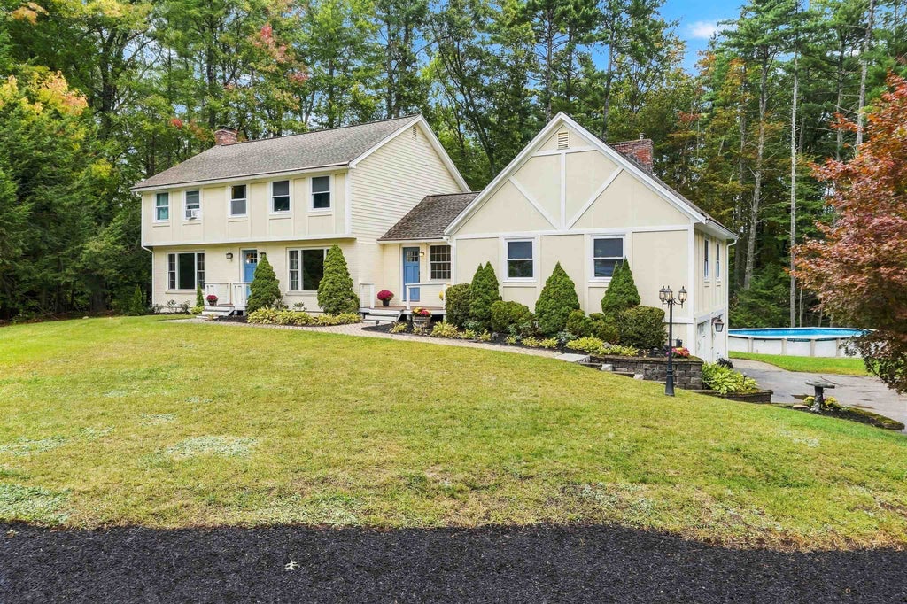 Photo of 11 Greatstone Drive, Merrimack, NH 03054 (MLS # 5111792)