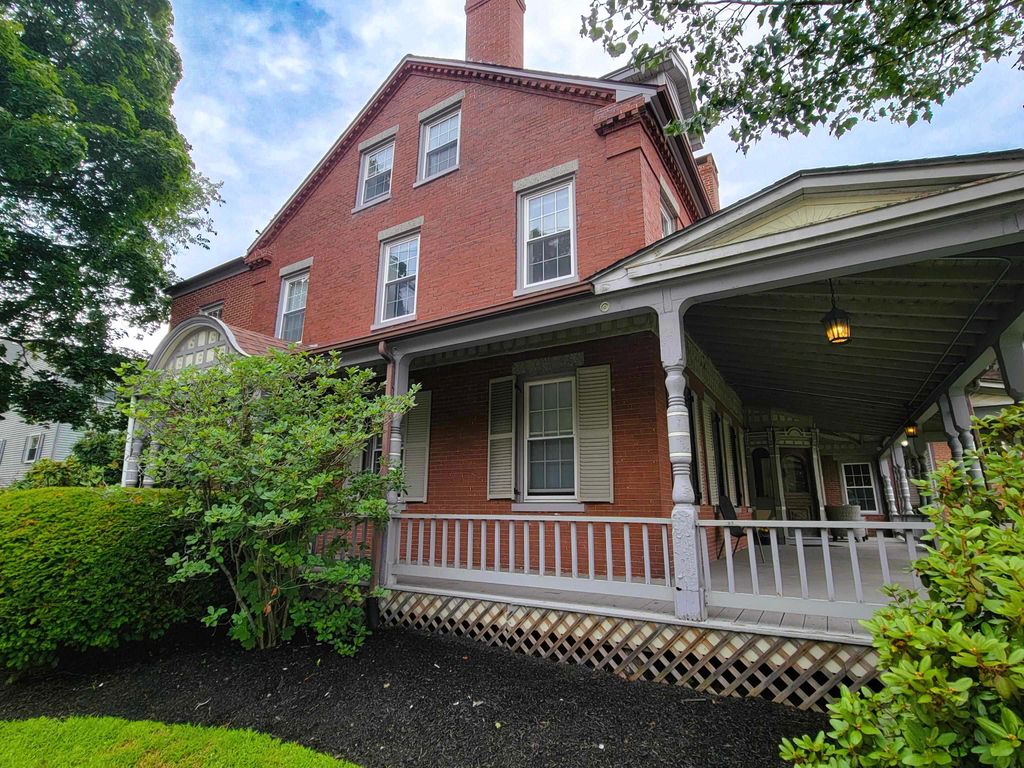 Photo of 713 Central Avenue #2, Dover, NH 03820 (MLS # 5100260)
