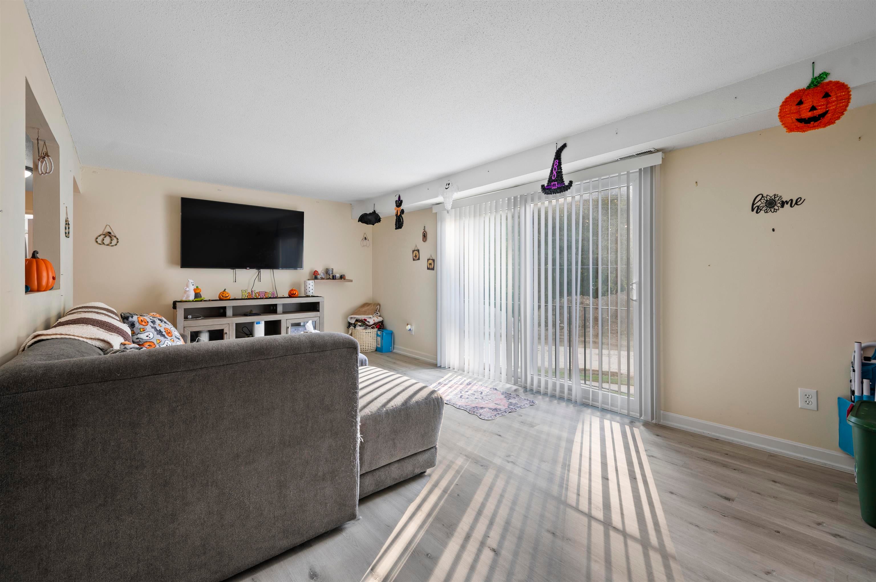 3 Brookside Drive 6