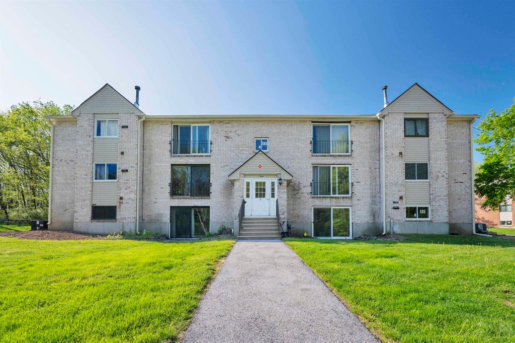 Photo of 3 Brookside Drive #6, Exeter, NH 03833 (MLS # 5113956)