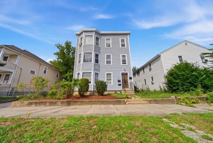 Photo of 43 S Elm Street, Manchester, NH 03103 (MLS # 5104700)