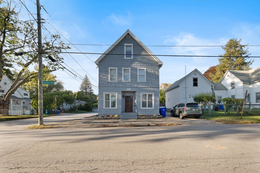 Photo of 170 Oakland Avenue, Manchester, NH 03109 (MLS # 5111493)