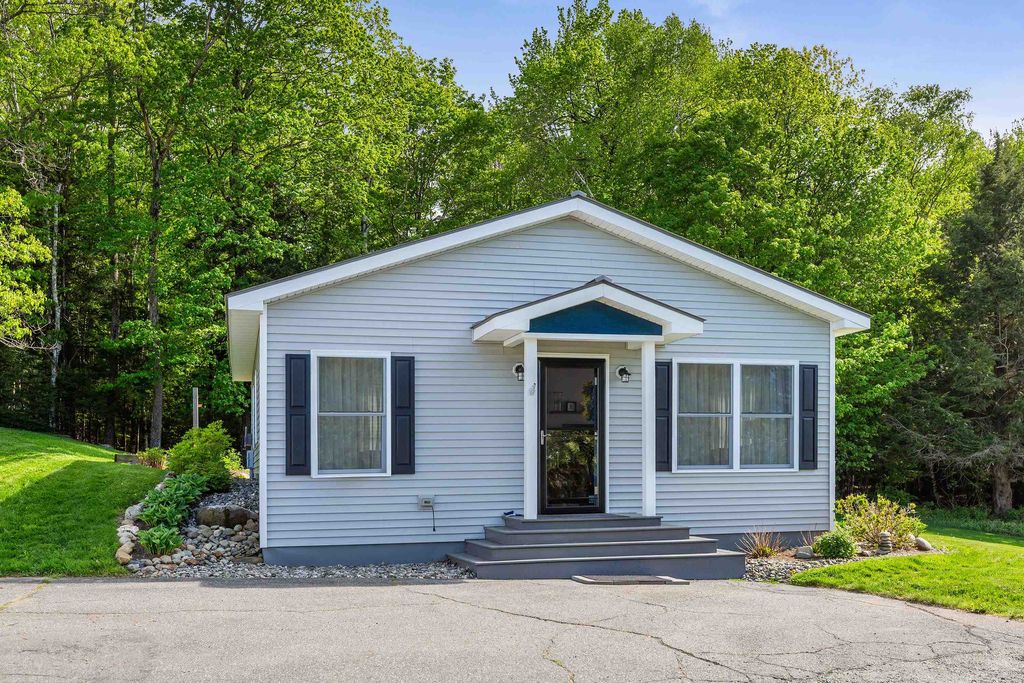 Photo of 15 Hillcrest Drive, Lebanon, NH 03766 (MLS # 5091508)