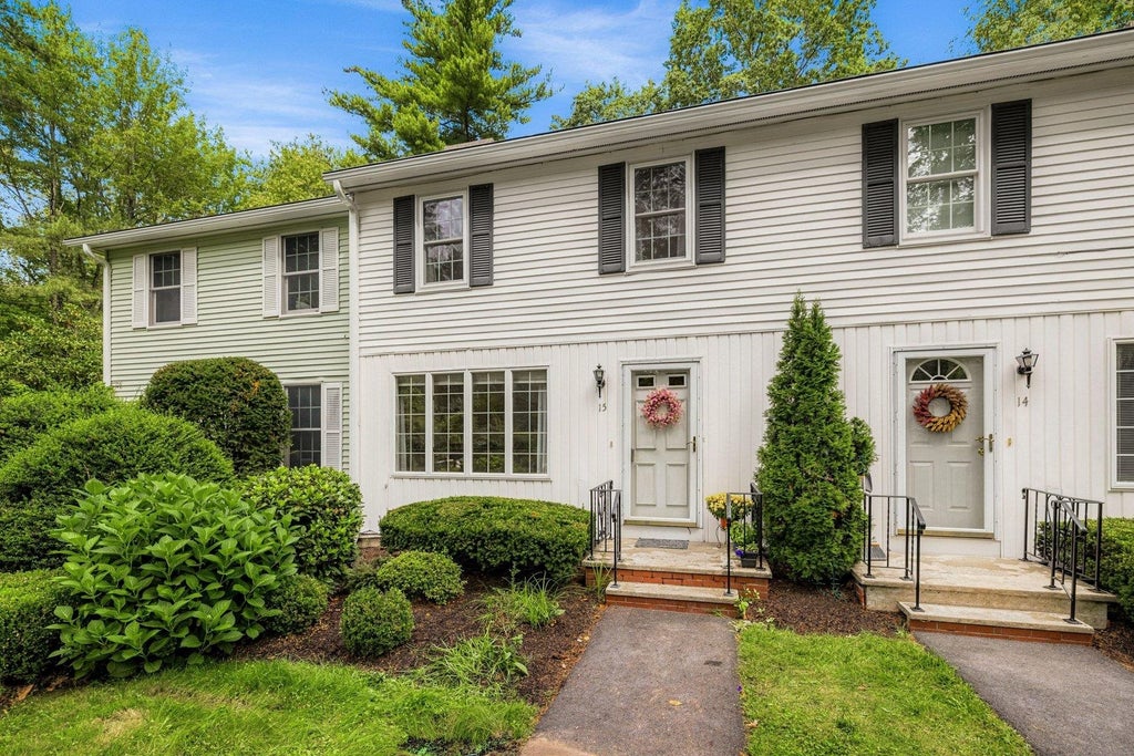 Photo of 15 Pine Grove Road, Exeter, NH 03833 (MLS # 5110863)