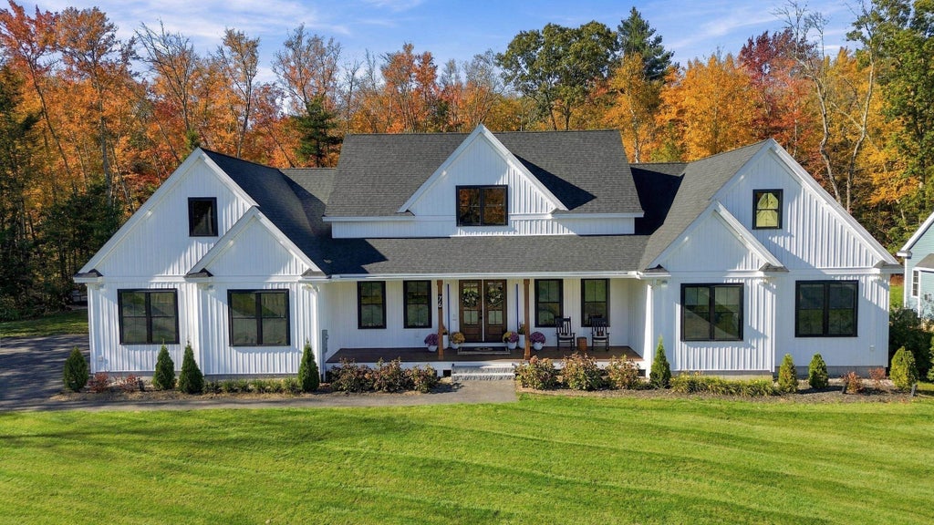 Photo of 76 Captain Bannon Circle, Merrimack, NH 03054 (MLS # 5115009)
