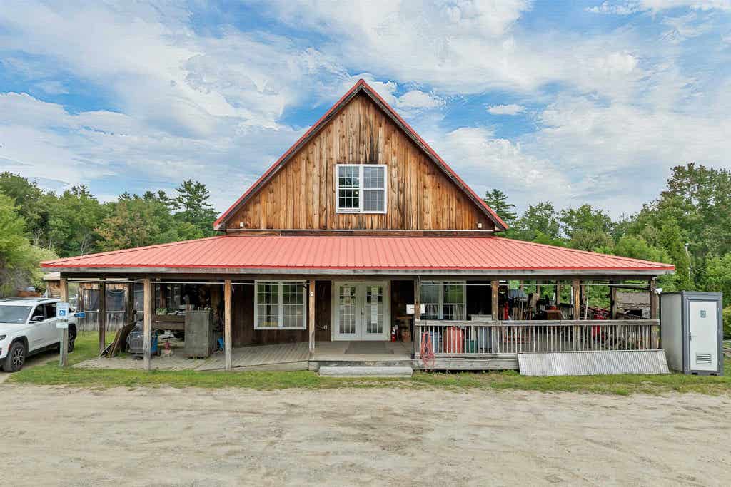 Photo of 21002102 Dover Road, Epsom, NH 03234 (MLS # 5106021)