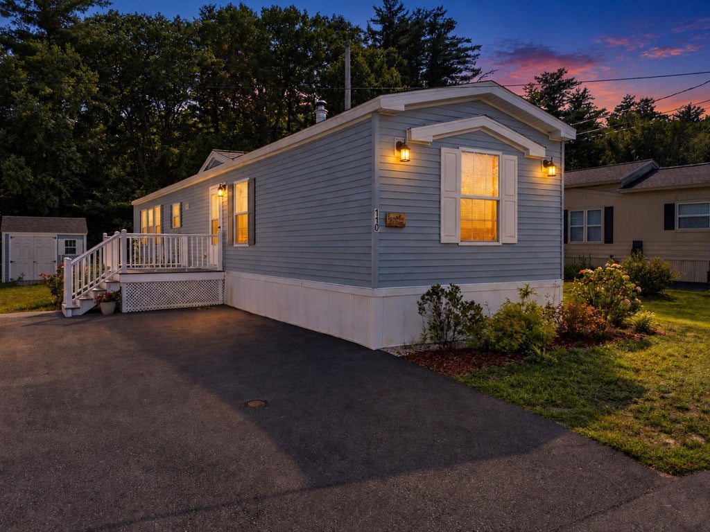Photo of 110 Dart Drive, Salem, NH 03079 (MLS # 5109797)
