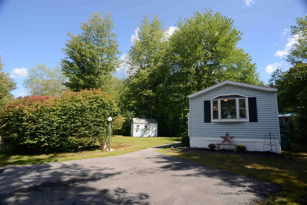 Photo of 17 Brownstone Lane, Rochester, NH 03867 (MLS # 5108672)