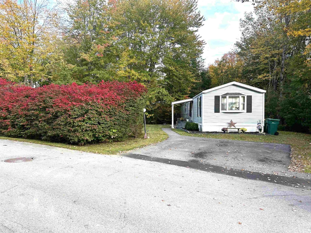 Photo of 17 Brownstone Lane, Rochester, NH 03867 (MLS # 5108672)
