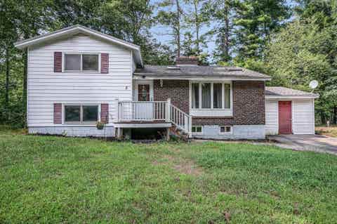 Photo of 5 Mercury Lane, Pelham, NH 03076 (MLS # 5106150)