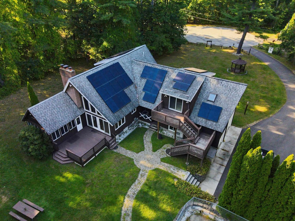 Photo of 14 William Drive, Pelham, NH 03076 (MLS # 5109794)