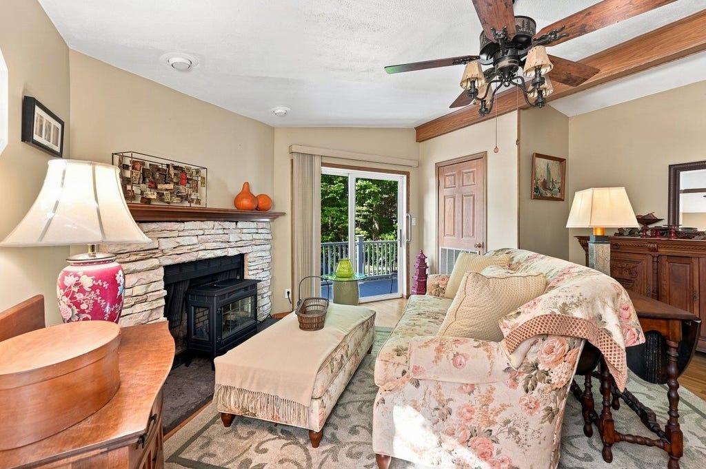 Photo of 32 Hawaii Lane, Rochester, NH 03867 (MLS # 5103730)