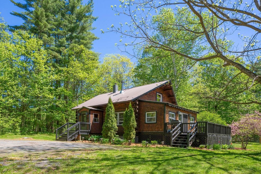 Photo of 288 Woodward Road, Haverhill, NH 03774 (MLS # 5091128)