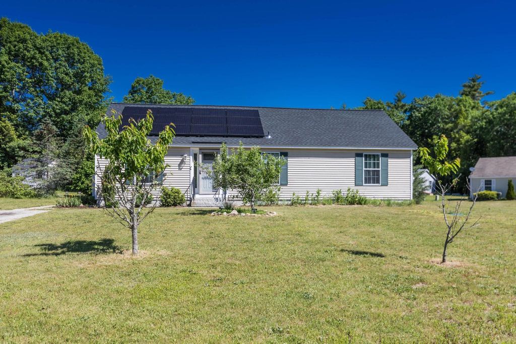 Photo of 53 Nuthatch Loop, Barrington, NH 03825 (MLS # 5093620)
