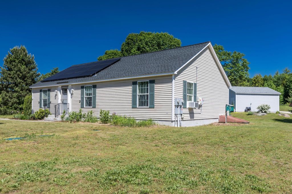 Photo of 53 Nuthatch Loop, Barrington, NH 03825 (MLS # 5093620)
