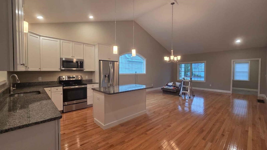 Photo of 3 Sawyers Court, Merrimack, NH 03054 (MLS # 5114520)