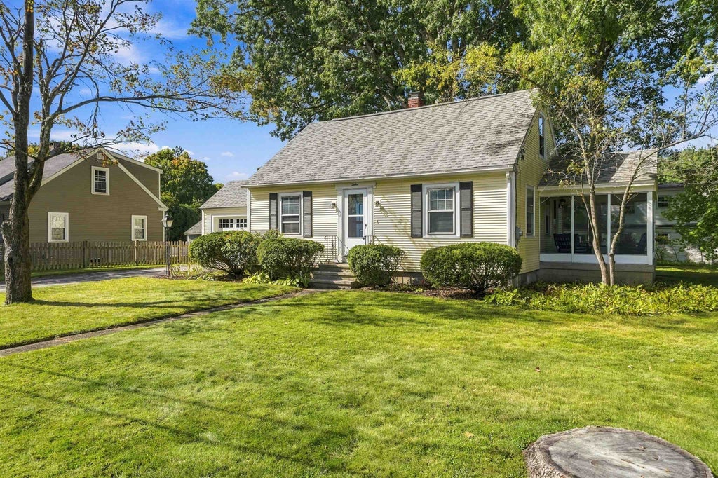 Photo of 12 Nutting Street, Nashua, NH 03064 (MLS # 5112158)
