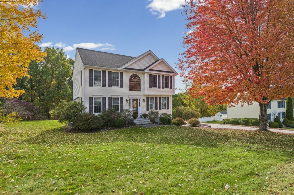Photo of 23 Bear Path Lane, Hudson, NH 03051 (MLS # 5114324)