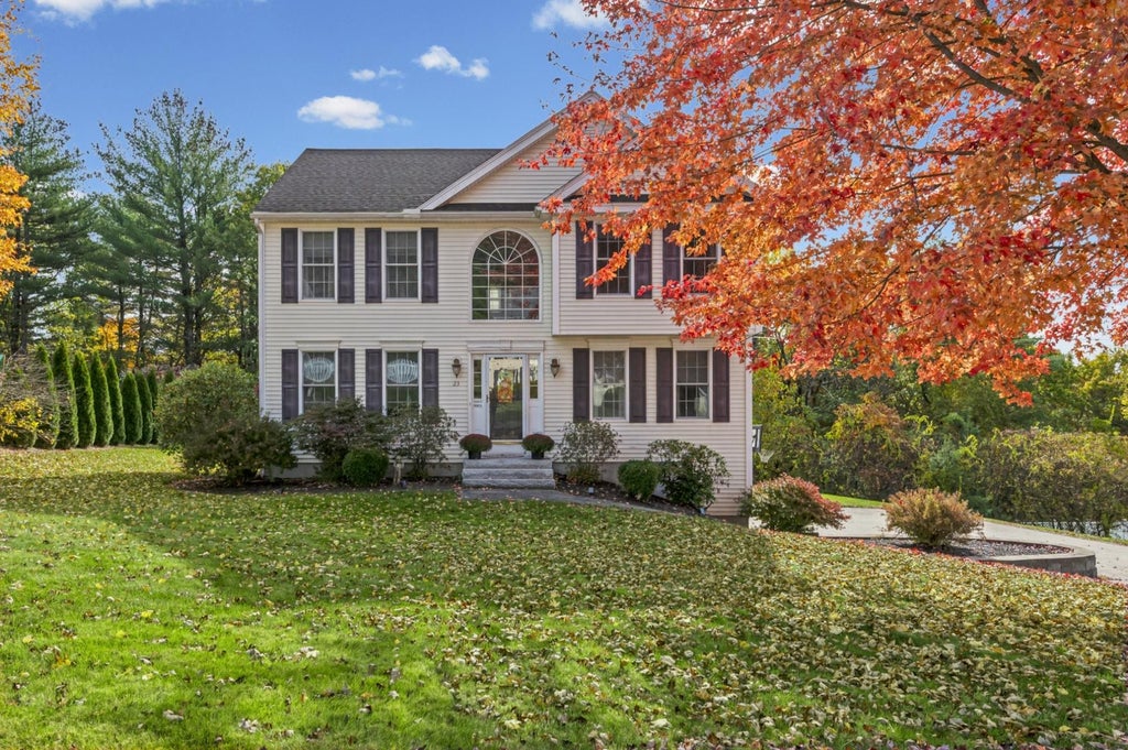 Photo of 23 Bear Path Lane, Hudson, NH 03051 (MLS # 5114324)