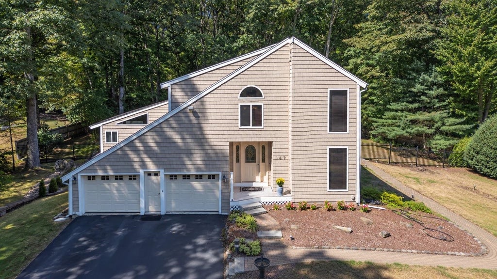 Photo of 167 Harper Ridge Road, Hampstead, NH 03826 (MLS # 5111743)