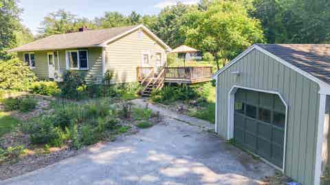 Photo of 458 Campbell Road, Rutland Town, VT 05701 (MLS # 5101364)